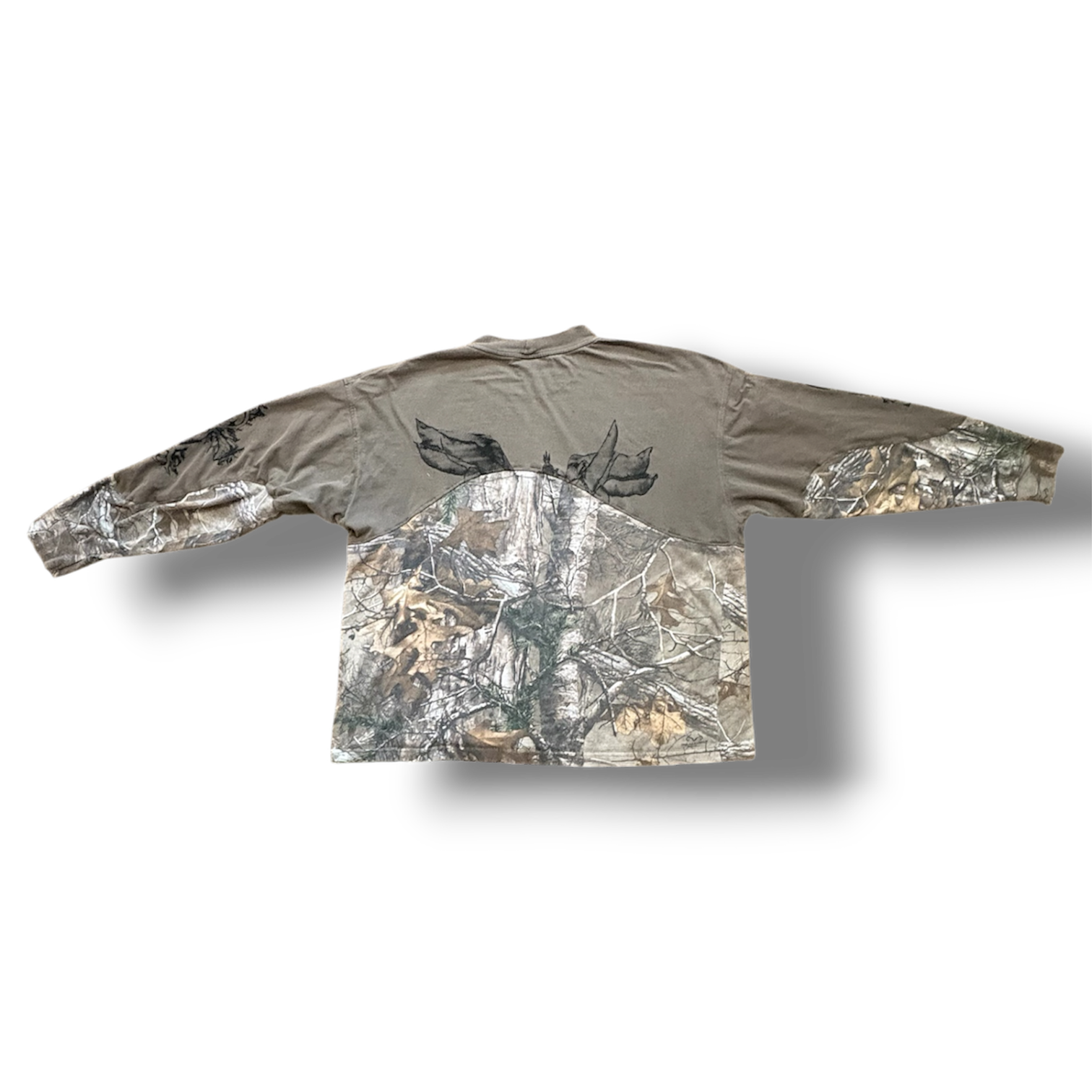 1/1 (XL) CUT AND SEWN MOCHA +CAMO LONGSLEEVE
